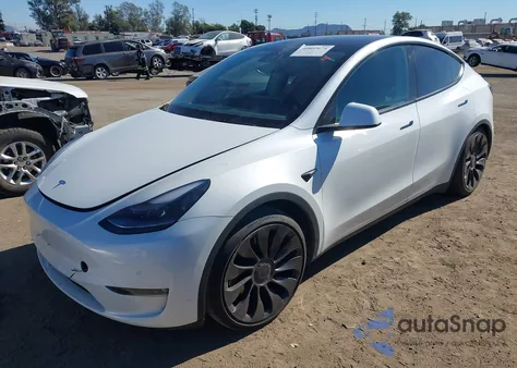2022 Tesla Model Y Performance Dual Motor All-Wheel Drive z USA, uszkodzony, nr VIN 7SAYGDEF6NF495321